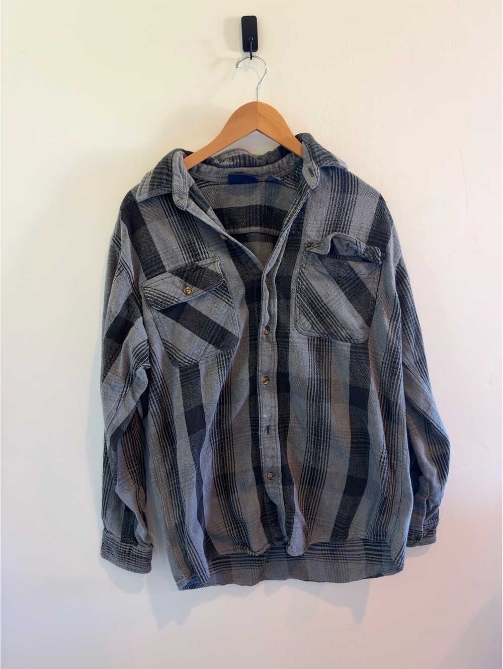 Vintage Sandspoint Plaid Flannel Shirt Men’s Large Gray Black Button Up